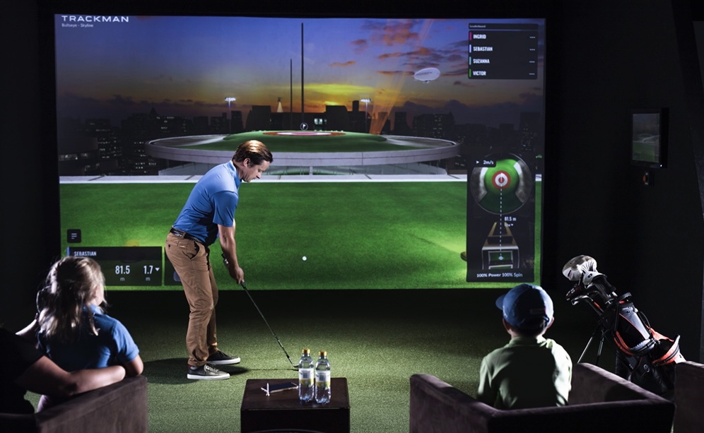 Family Playing Bullseye 72 Dpi