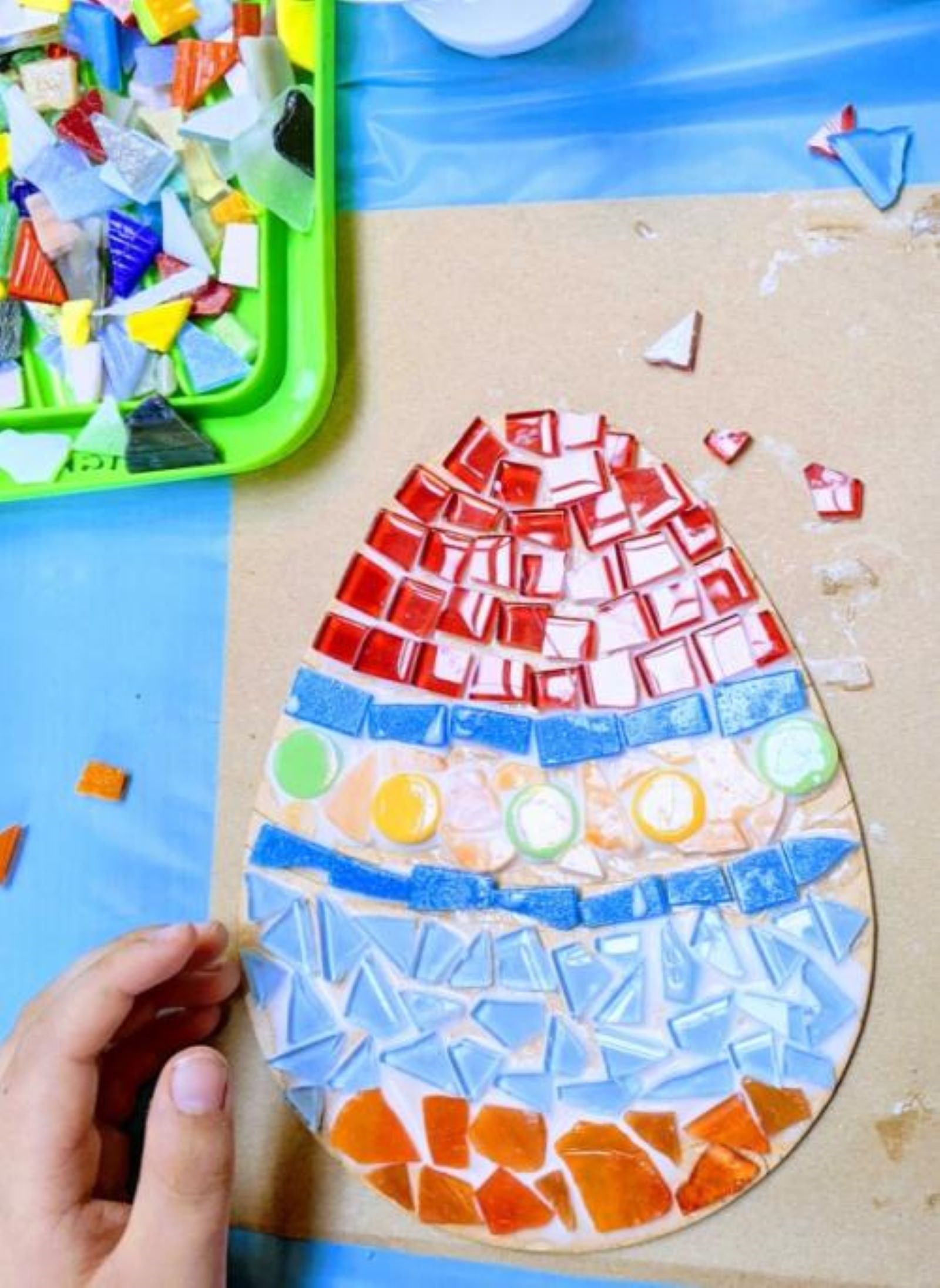 1b524317-85ff-4636-94e6-35b775b15c52-Mosaic Easter egg craf.jpg