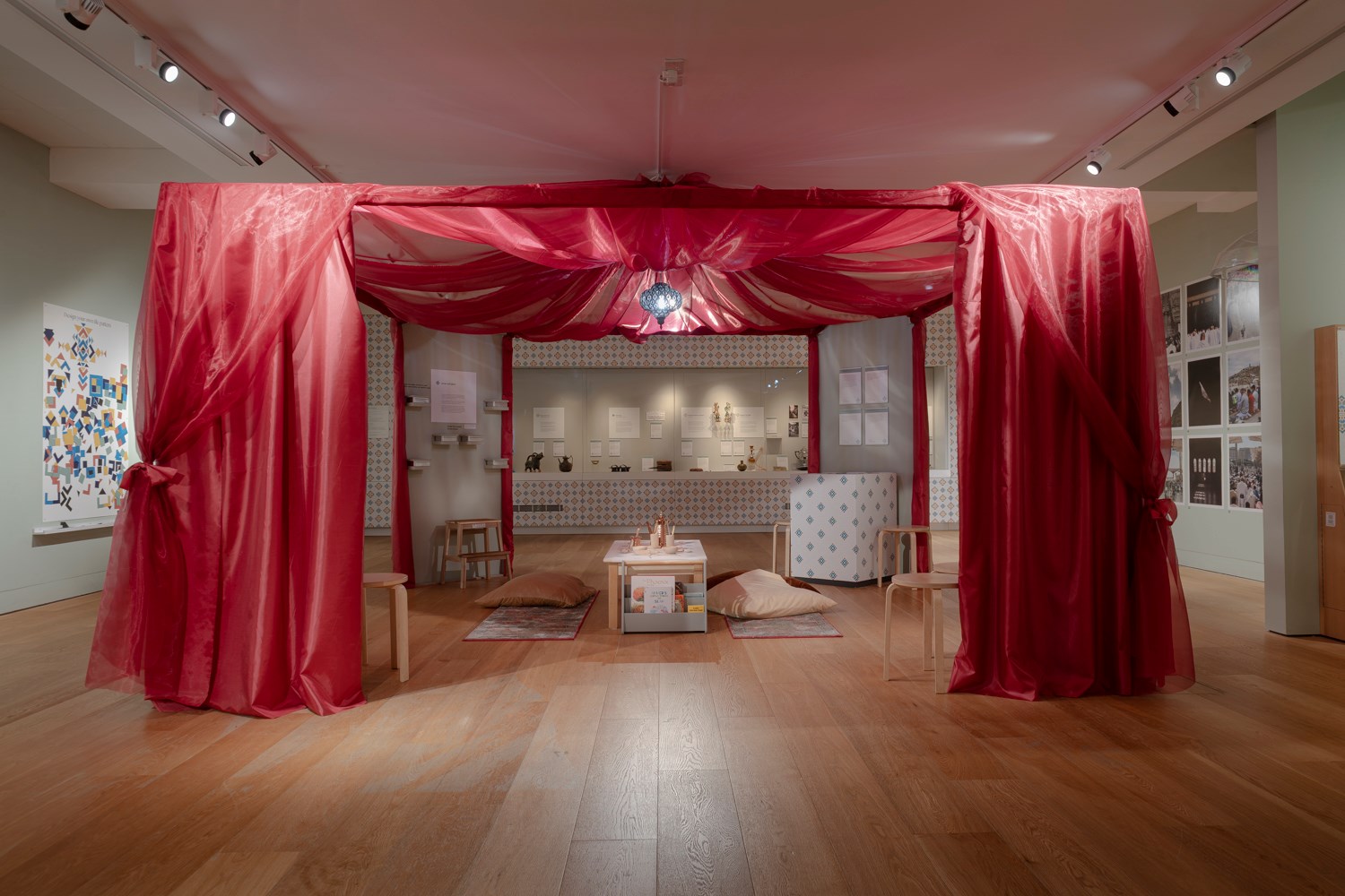 62211050-7f08-4b7d-856f-89fc898b12a2-Worlds Connected Exhibition Image.jpg