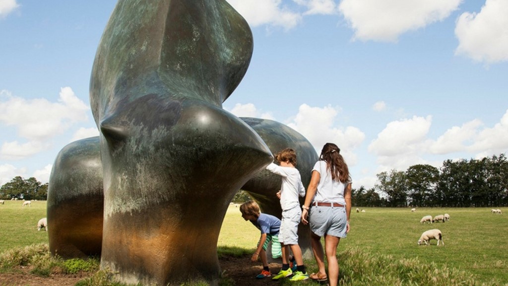 Henry moore.jpg