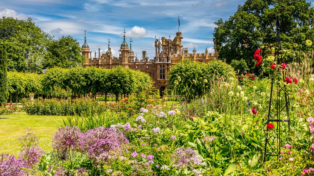 Knebworth Banner.jpg