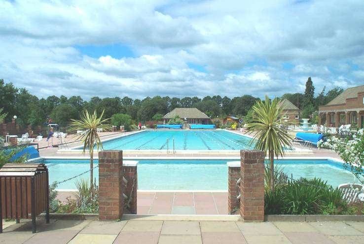 Hitchin Outdoor Pool