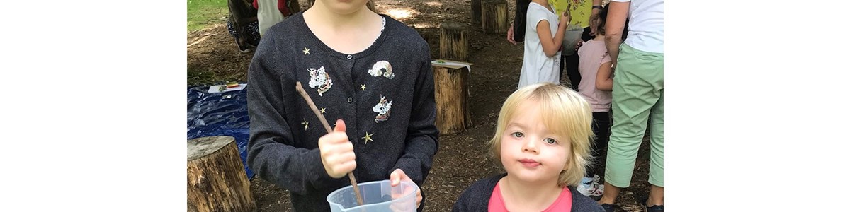 18375fbc-62e0-4182-9cf5-b21d519b587d-191008_Family Woodland Explorers _Victoria Yates _3_visitHerts.jpg