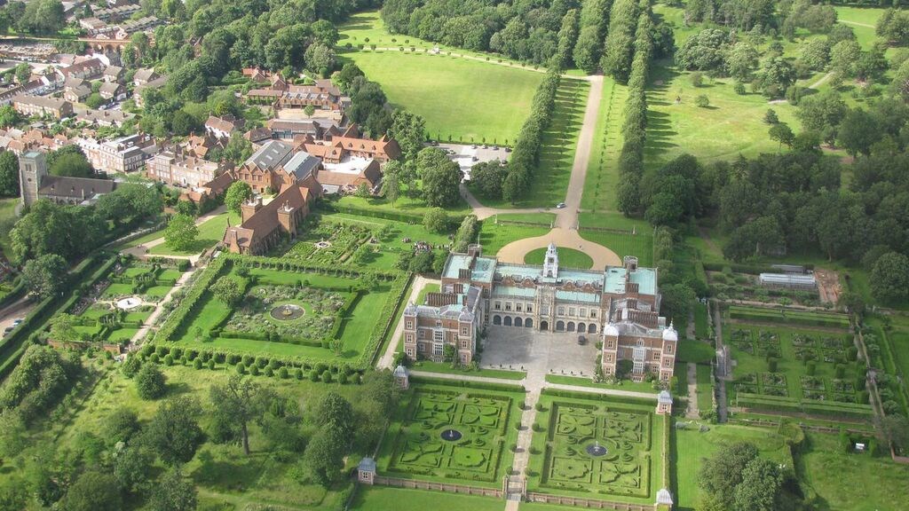 Hatfield-House-14.jpg